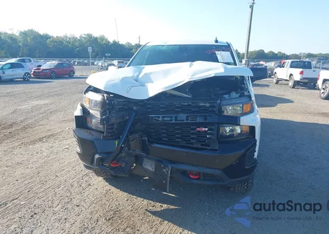 2021 Chevrolet Silverado 1500 4Wd Short Bed Custom Trail Boss z USA, uszkodzony, nr VIN 1GCPYCEF1MZ315493